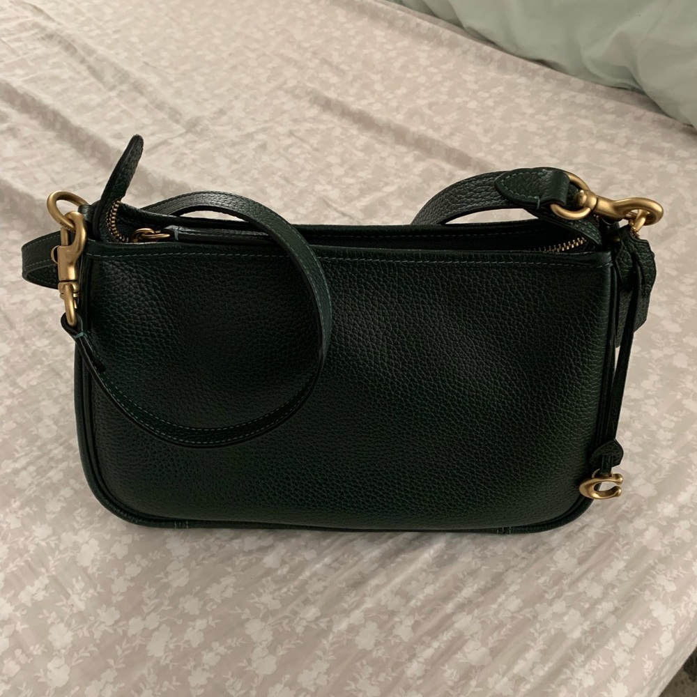 Coach amazon green crossbody/shoulder bag. Two straps. Long strap adjustable.